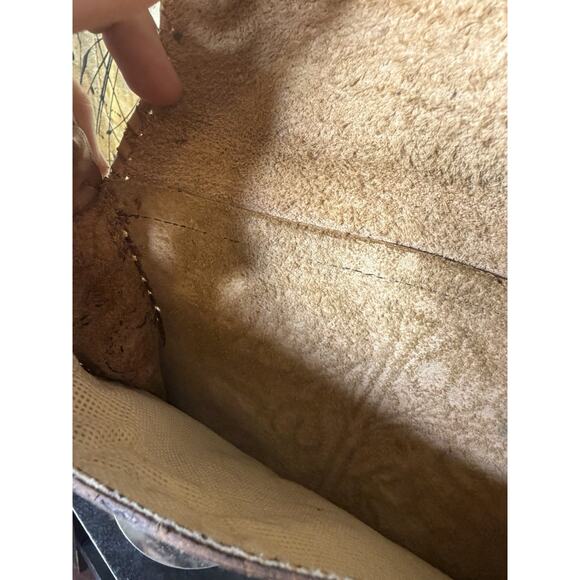 Rising sun hand-tooled leather crossbody bag with a floral pattern - Picture 7 of 12